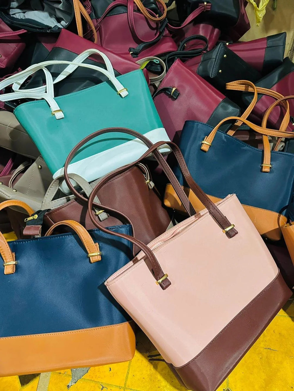 PU Leather 3-Piece Multicolor Handbag Set